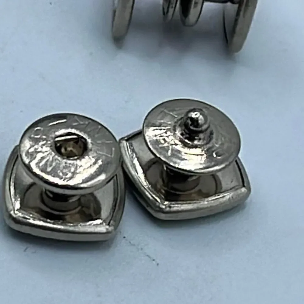 Vintage Snap-Clip mother of pearl cufflinks.